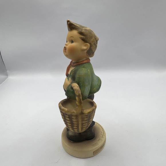 M I HUMMEL GOEBEL 512/0 VILLAGE  BOY FIGURINE 5" TALL TKM-3‎ - Picture 2 of 7